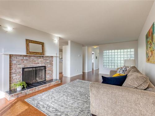 311-2250 Manor Pl, Comox, BC - Indoor Photo Showing Living Room With Fireplace