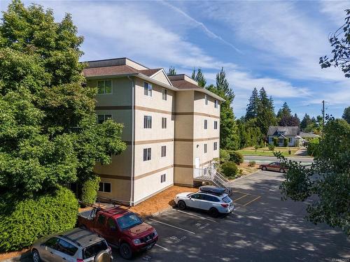 204-1355 Cumberland Rd, Courtenay, BC - Outdoor