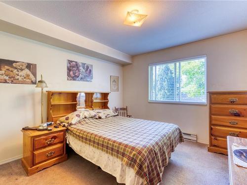 204-1355 Cumberland Rd, Courtenay, BC - Indoor Photo Showing Bedroom