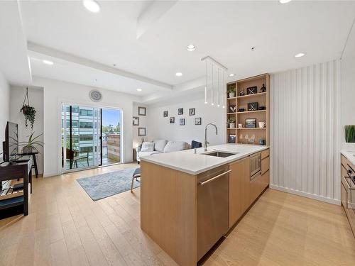 512-1033 Cook St, Victoria, BC - Indoor Photo Showing Kitchen