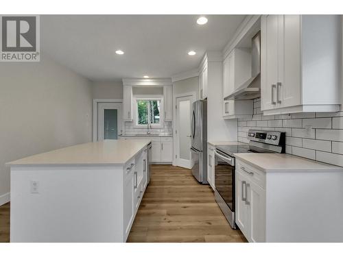 4723 Parkside Drive, Prince George, BC - Indoor Photo Showing Kitchen With Stainless Steel Kitchen With Upgraded Kitchen