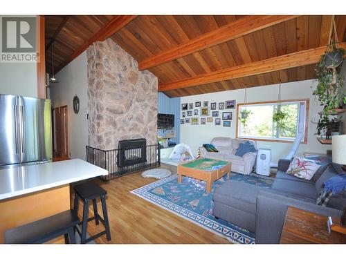 1710 South Lakeside Drive, Williams Lake, BC - Indoor Photo Showing Living Room With Fireplace