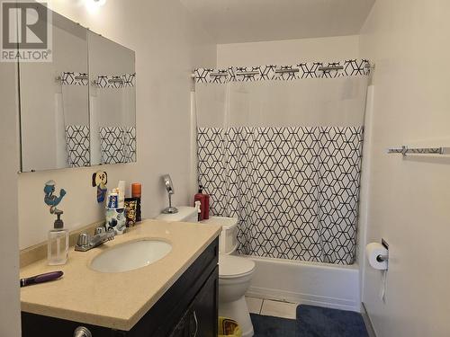 1144 8Th Avenue, Valemount, BC - Indoor Photo Showing Bathroom