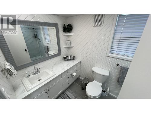 1800 W 2Nd Avenue, Prince Rupert, BC - Indoor Photo Showing Bathroom