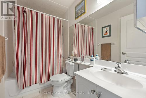 112 - 310 Red Maple Road, Richmond Hill, ON - Indoor Photo Showing Bathroom