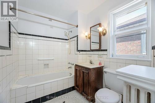 482 Jane Street, Toronto (Runnymede-Bloor West Village), ON - Indoor Photo Showing Bathroom