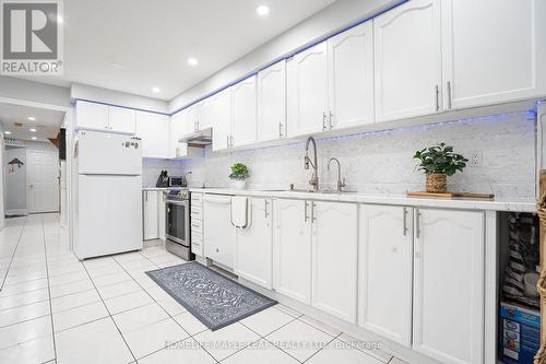 71 Tumbleweed Trail, Brampton (Fletcher'S Creek South), ON - Indoor Photo Showing Kitchen