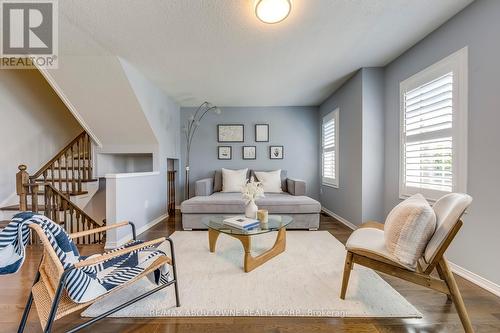 261 Gatwick Drive, Oakville, ON - Indoor Photo Showing Living Room