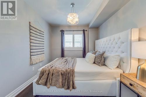 261 Gatwick Drive, Oakville, ON - Indoor Photo Showing Bedroom