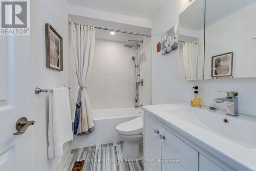 261 Gatwick Drive, Oakville, ON - Indoor Photo Showing Bathroom