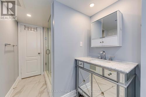 261 Gatwick Drive, Oakville, ON - Indoor Photo Showing Bathroom