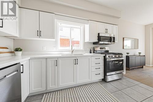 2268 Greenway Terrace, Burlington, ON - Indoor Photo Showing Kitchen