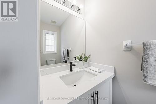 2268 Greenway Terrace, Burlington (Rose), ON - Indoor Photo Showing Bathroom