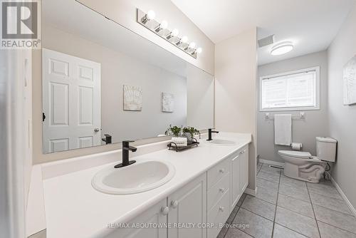 2268 Greenway Terrace, Burlington (Rose), ON - Indoor Photo Showing Bathroom