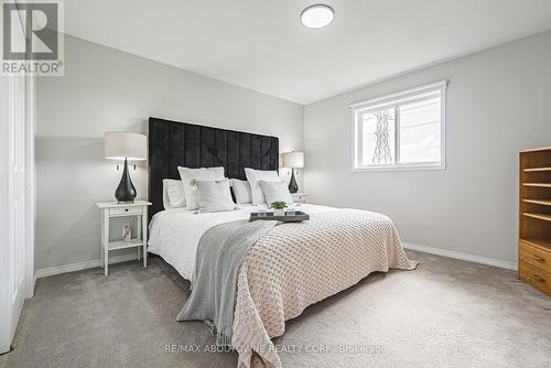 2268 Greenway Terrace, Burlington, ON - Indoor Photo Showing Bedroom