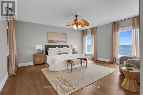 45 Lakegate Drive, Hamilton, ON - Indoor Photo Showing Bedroom