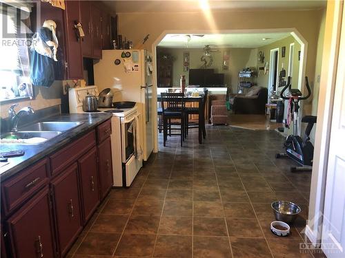 6475 Cty Rd 15 Road, Brockville, ON - Indoor Photo Showing Kitchen With Double Sink