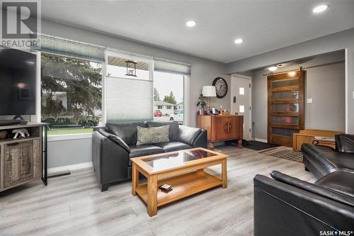 2641 6A Avenue W, Prince Albert, SK - Indoor Photo Showing Living Room