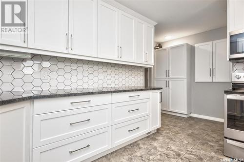 2641 6A Avenue W, Prince Albert, SK - Indoor Photo Showing Kitchen