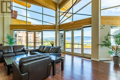 3211 Skyview Lane Unit# 312, West Kelowna, BC - Indoor Photo Showing Living Room