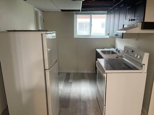 Kitchen - 2808 Rue Mcwillis, Montréal (Saint-Laurent), QC - Indoor Photo Showing Laundry Room