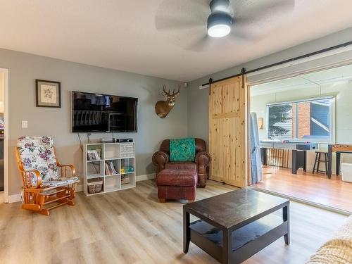 8 Breccia Drive, Logan Lake, BC - Indoor Photo Showing Living Room