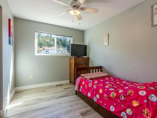 8 Breccia Drive, Logan Lake, BC - Indoor Photo Showing Bedroom