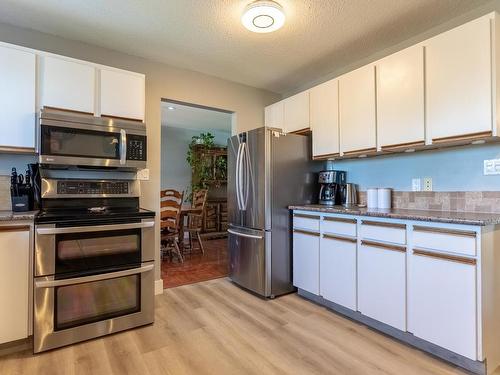 8 Breccia Drive, Logan Lake, BC - Indoor Photo Showing Kitchen