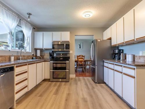 8 Breccia Drive, Logan Lake, BC - Indoor Photo Showing Kitchen