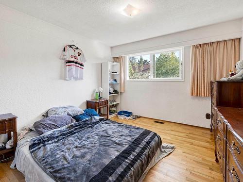 926 Pine Street, Kamloops, BC - Indoor Photo Showing Bedroom