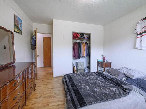 926 Pine Street, Kamloops, BC - Indoor Photo Showing Bedroom