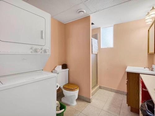 926 Pine Street, Kamloops, BC - Indoor Photo Showing Laundry Room