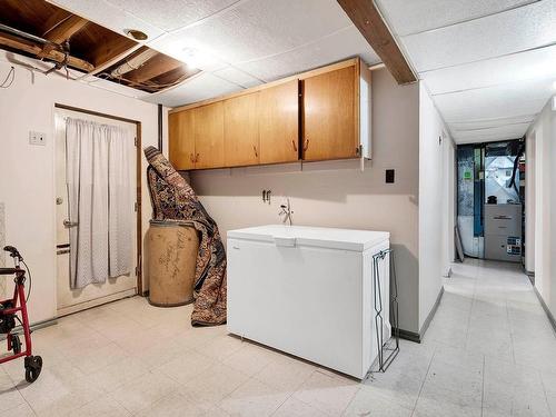 926 Pine Street, Kamloops, BC - Indoor Photo Showing Laundry Room