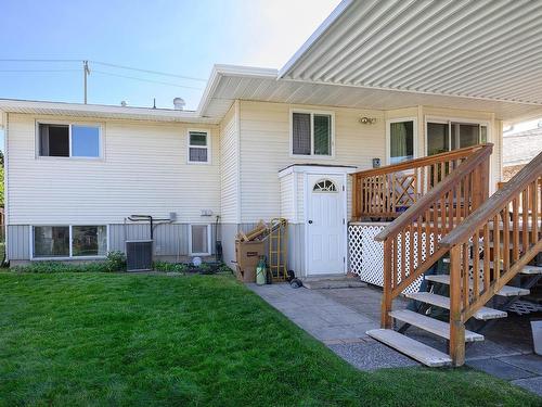 926 Pine Street, Kamloops, BC - Outdoor With Deck Patio Veranda