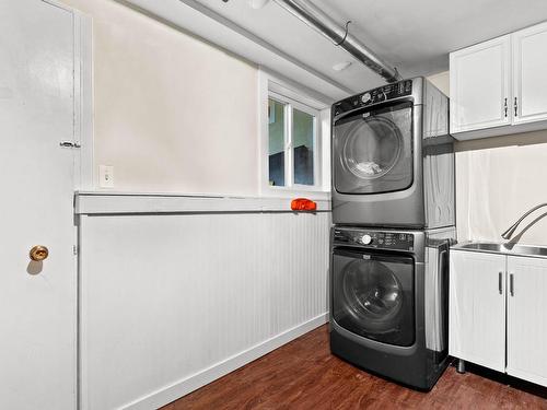 1753 Knollwood Cres, Kamloops, BC - Indoor Photo Showing Laundry Room