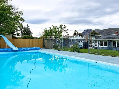 1753 Knollwood Cres, Kamloops, BC - Outdoor With In Ground Pool With Backyard