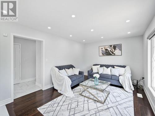 16 Yolanda Place, Brampton (Fletcher'S Meadow), ON - Indoor Photo Showing Living Room