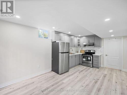 16 Yolanda Place, Brampton (Fletcher'S Meadow), ON - Indoor Photo Showing Kitchen With Stainless Steel Kitchen