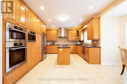 5300 Snowbird Court, Mississauga, ON - Indoor Photo Showing Kitchen