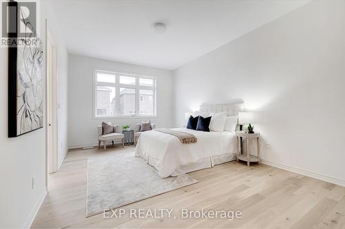 44 Magnolia Avenue, Adjala-Tosorontio (Colgan), ON - Indoor Photo Showing Bedroom