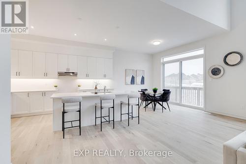 44 Magnolia Avenue, Adjala-Tosorontio (Colgan), ON - Indoor Photo Showing Kitchen