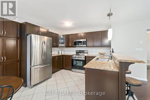 18 Davidson Drive, New Tecumseth, ON - Indoor Photo Showing Kitchen With Double Sink