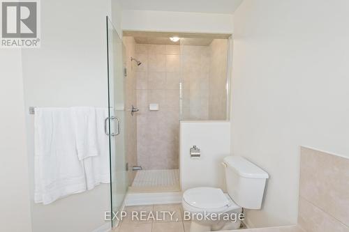 18 Davidson Drive, New Tecumseth, ON - Indoor Photo Showing Bathroom