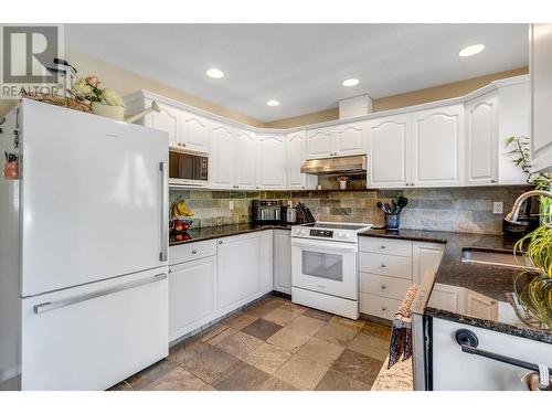 5487 Heyer Road, Prince George, BC - Indoor Photo Showing Kitchen