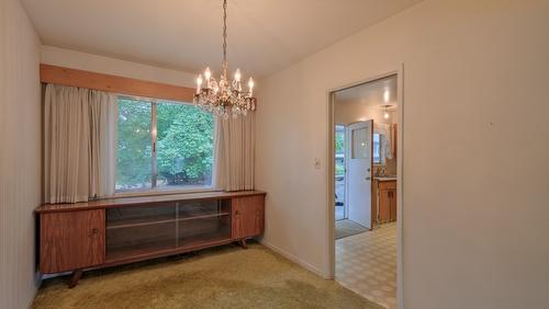 1915 Bowes Street, Kelowna, BC - Indoor Photo Showing Other Room