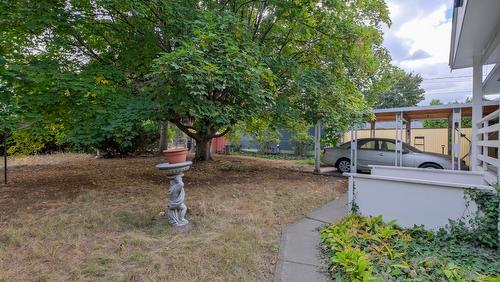 1915 Bowes Street, Kelowna, BC - Outdoor