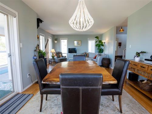 4295 North Naramata Road, Naramata, BC - Indoor Photo Showing Dining Room