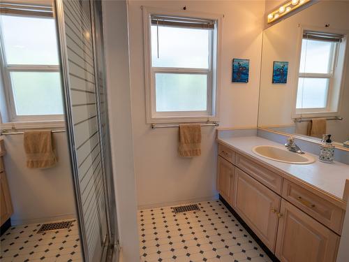 4295 North Naramata Road, Naramata, BC - Indoor Photo Showing Bathroom