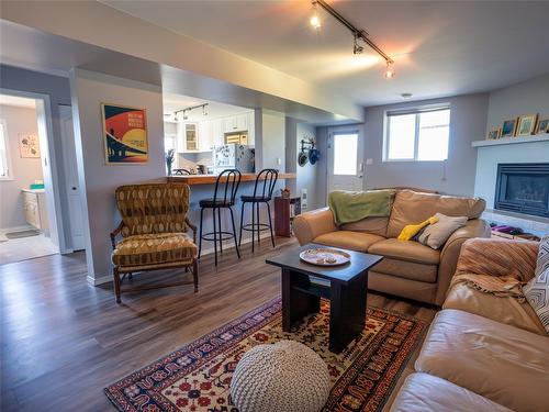 4295 North Naramata Road, Naramata, BC - Indoor Photo Showing Living Room With Fireplace