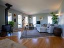 4295 North Naramata Road, Naramata, BC  - Indoor Photo Showing Living Room 